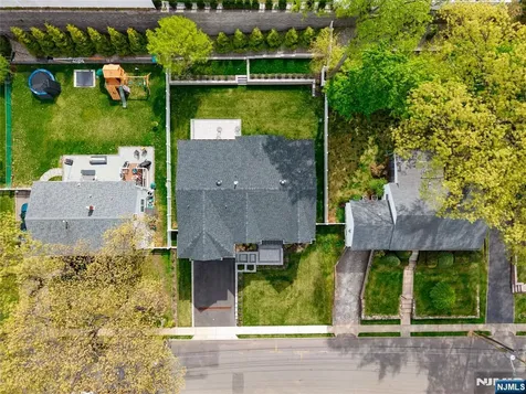 336 Lockwood Drive Paramus NJ 07652