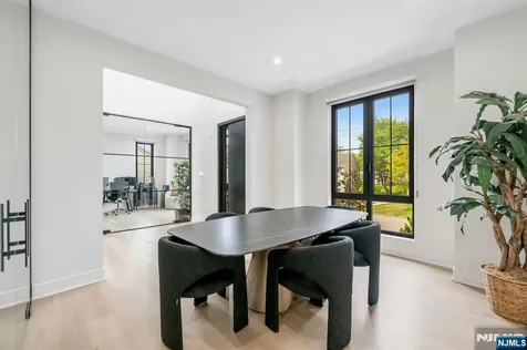 336 Lockwood Drive Paramus NJ 07652