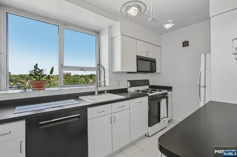 3 Horizon Road Fort Lee NJ 07024
