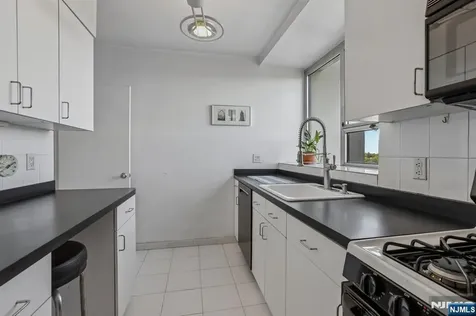 3 Horizon Road Fort Lee NJ 07024
