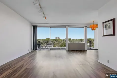 3 Horizon Road Fort Lee NJ 07024
