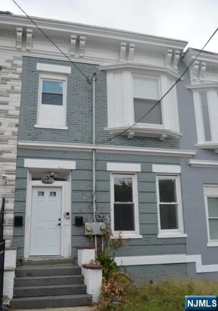 108 Peabody Place Newark NJ 07104