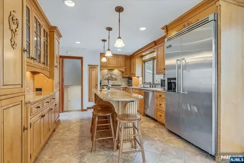 670 Swathmore Lane Paramus NJ 07652