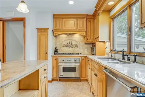 670 Swathmore Lane Paramus NJ 07652