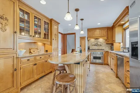 670 Swathmore Lane Paramus NJ 07652