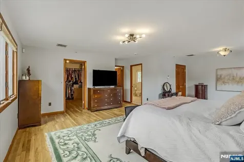 670 Swathmore Lane Paramus NJ 07652