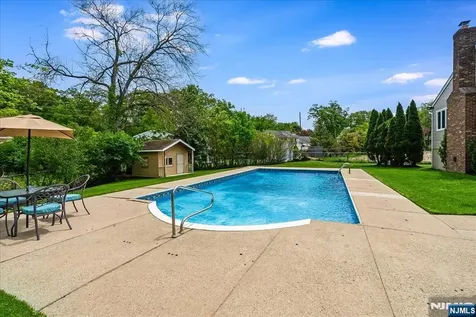 670 Swathmore Lane Paramus NJ 07652