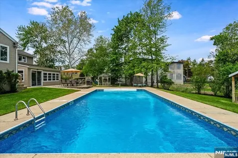 670 Swathmore Lane Paramus NJ 07652