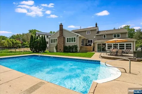 670 Swathmore Lane Paramus NJ 07652