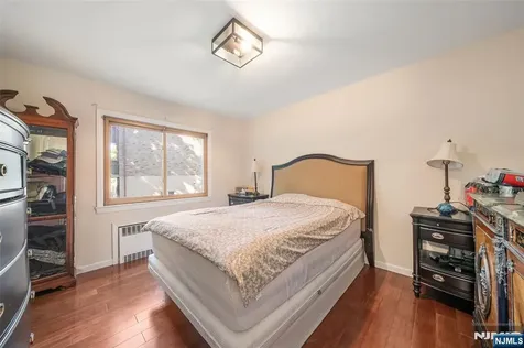 553 Ray Avenue Ridgefield NJ 07657