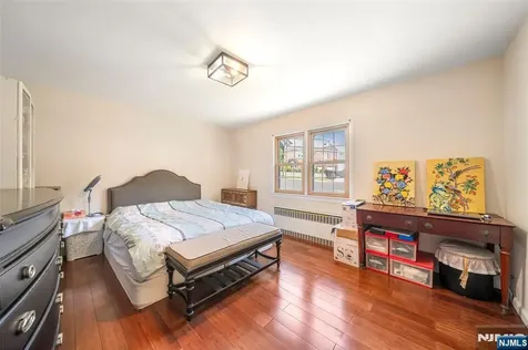 553 Ray Avenue Ridgefield NJ 07657