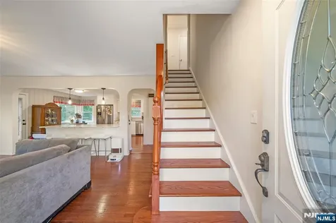 553 Ray Avenue Ridgefield NJ 07657