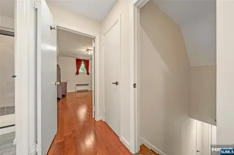 553 Ray Avenue Ridgefield NJ 07657