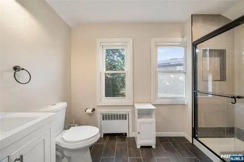553 Ray Avenue Ridgefield NJ 07657