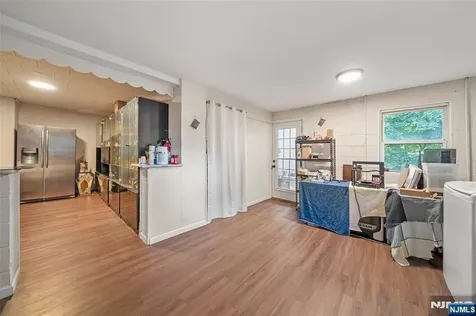 553 Ray Avenue Ridgefield NJ 07657