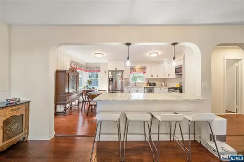 553 Ray Avenue Ridgefield NJ 07657