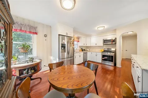 553 Ray Avenue Ridgefield NJ 07657