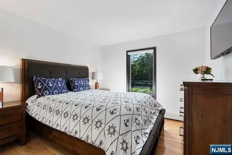 531 Chestnut Place Teaneck NJ 07666