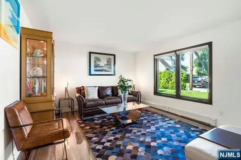 531 Chestnut Place Teaneck NJ 07666