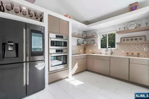 531 Chestnut Place Teaneck NJ 07666