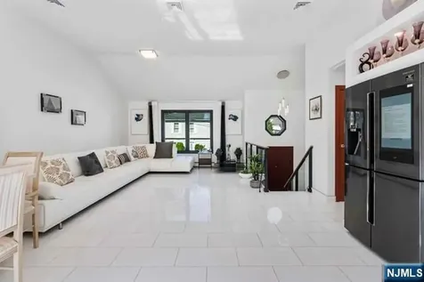 531 Chestnut Place Teaneck NJ 07666