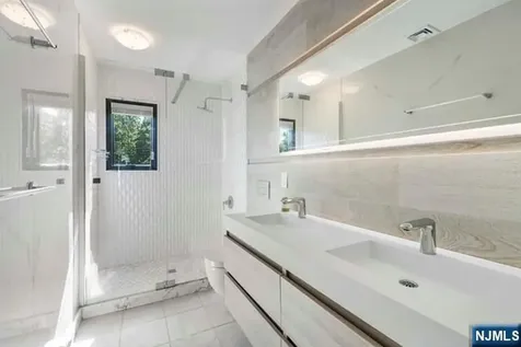 531 Chestnut Place Teaneck NJ 07666