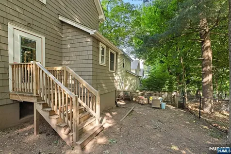 51 Ridgehurst Road West Orange NJ 07052