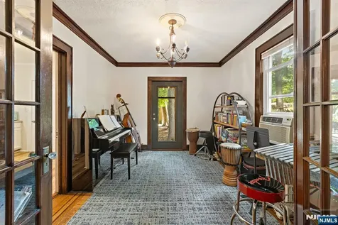 51 Ridgehurst Road West Orange NJ 07052