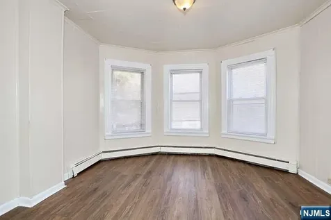 68 Mohawk Avenue Hawthorne NJ 07506