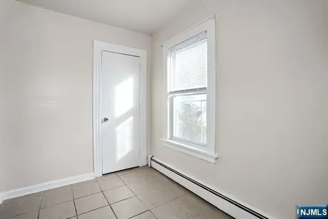 68 Mohawk Avenue Hawthorne NJ 07506