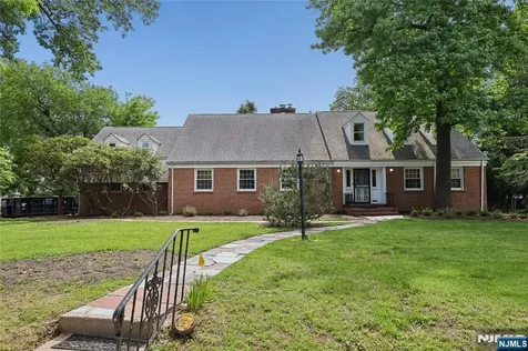 1271 Alicia Avenue Teaneck NJ 07666