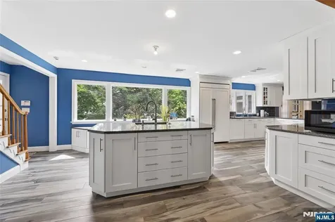 1271 Alicia Avenue Teaneck NJ 07666