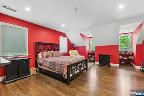 1271 Alicia Avenue Teaneck NJ 07666