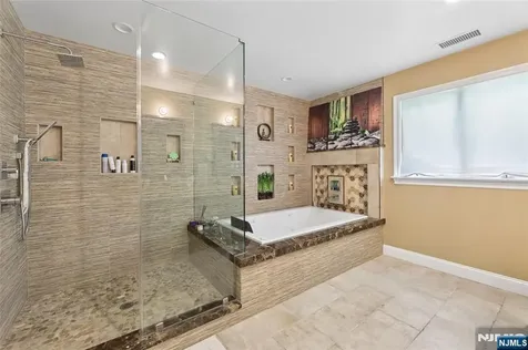 1271 Alicia Avenue Teaneck NJ 07666