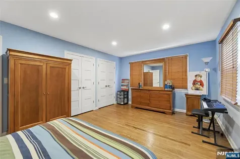 1271 Alicia Avenue Teaneck NJ 07666