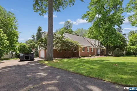 1271 Alicia Avenue Teaneck NJ 07666