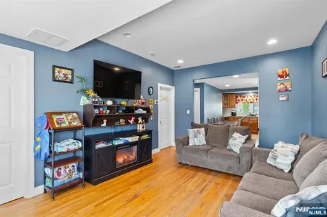 34 Avenue B Haledon NJ 07508