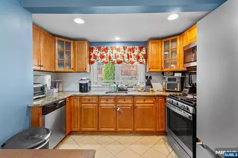34 Avenue B Haledon NJ 07508