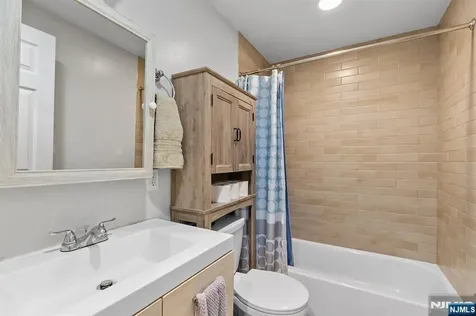 34 Avenue B Haledon NJ 07508