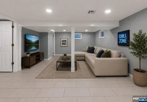 29 Stansfield Place North Haledon NJ 07508