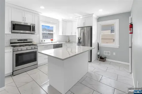 29 Stansfield Place North Haledon NJ 07508