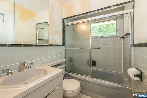 319 Winifred Drive Totowa NJ 07512