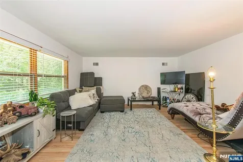 319 Winifred Drive Totowa NJ 07512