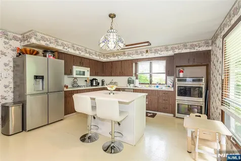 319 Winifred Drive Totowa NJ 07512