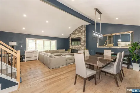 319 Winifred Drive Totowa NJ 07512