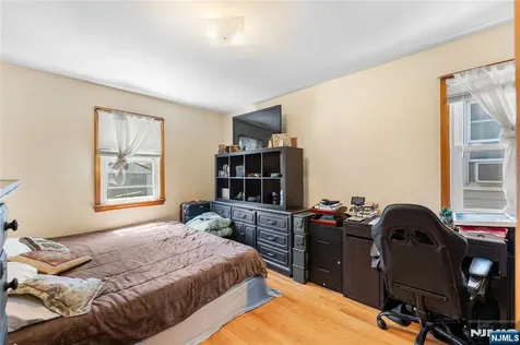 19 Albert Street North Arlington NJ 07031