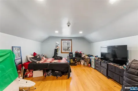 19 Albert Street North Arlington NJ 07031
