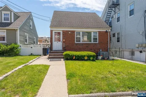 19 Albert Street North Arlington NJ 07031