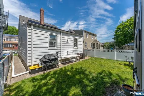 19 Albert Street North Arlington NJ 07031