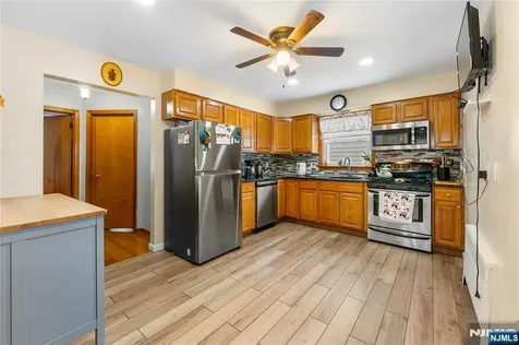 19 Albert Street North Arlington NJ 07031